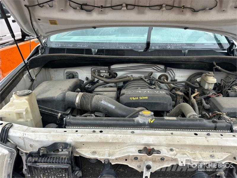 Toyota Tundra 4x4 Crew Cab Pickup Andere Transporter