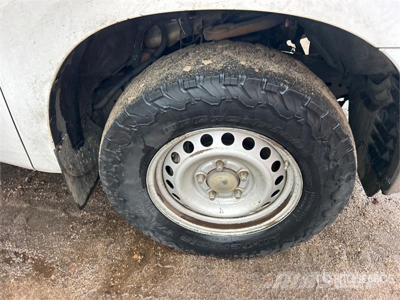 Toyota Tundra 4x4 Crew Cab Pickup Andere Transporter
