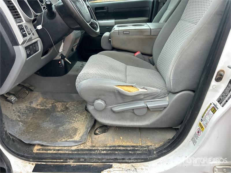 Toyota Tundra 4x4 Crew Cab Pickup Andere Transporter