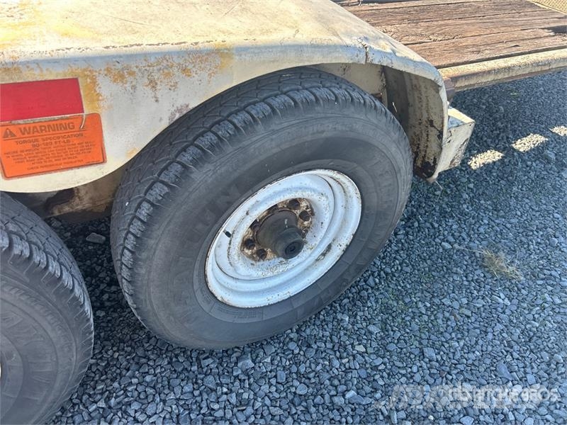 Trail King 21 ft T/A Tilt Deck Trailer Plataformas bajas