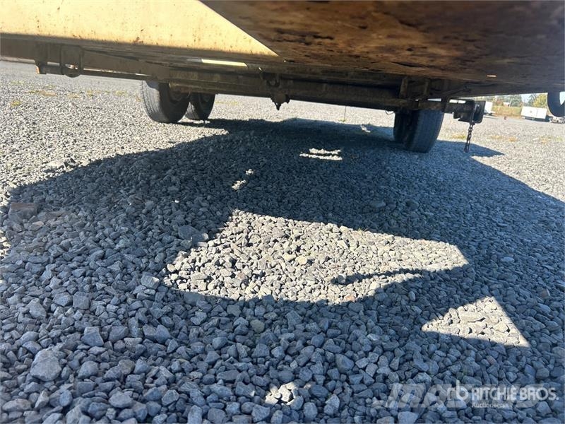 Trail King 21 ft T/A Tilt Deck Trailer Plataformas bajas