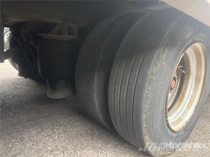 Trail King TK110SA-483 35 ton 48 ft Tri/A Sliding Axle Traile لوادر منخفضة