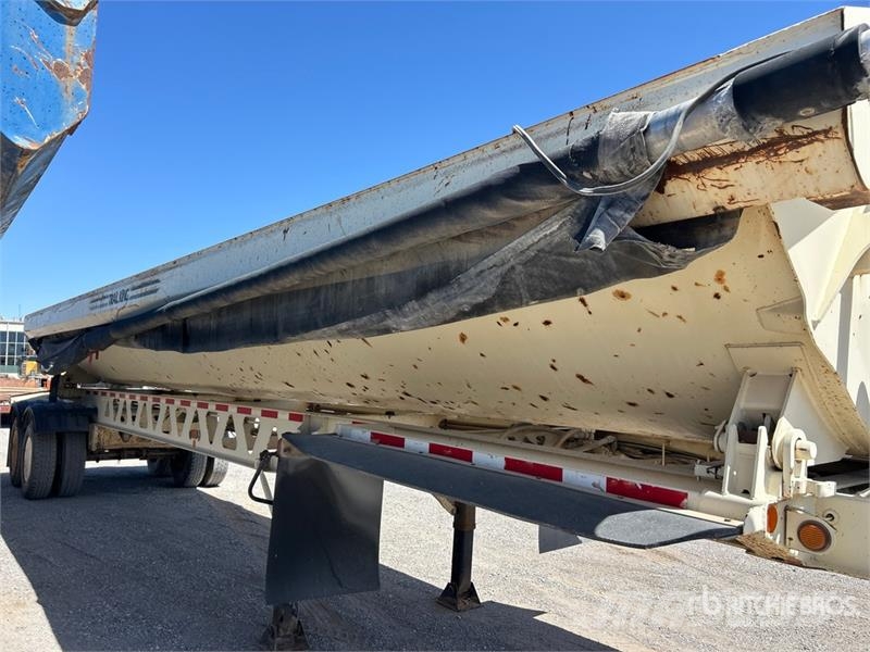 Trail King TK60SSD-392 34 ft T/A Side Dump Trailer Самосвали