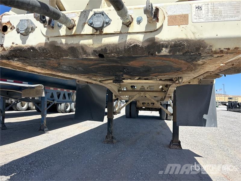 Trail King TK60SSD-392 34 ft T/A Side Dump Trailer Самосвали