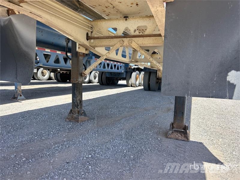 Trail King TK60SSD-392 34 ft T/A Side Dump Trailer Самосвали