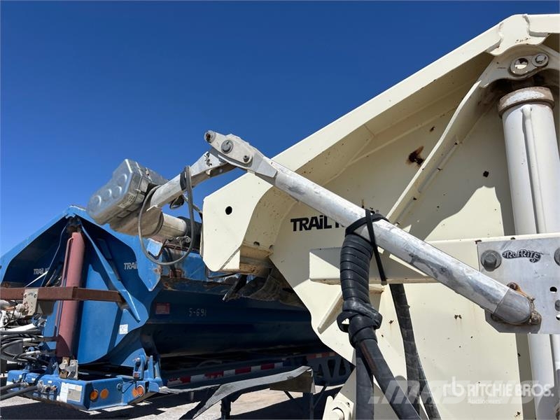 Trail King TK60SSD-392 34 ft T/A Side Dump Trailer Самосвали