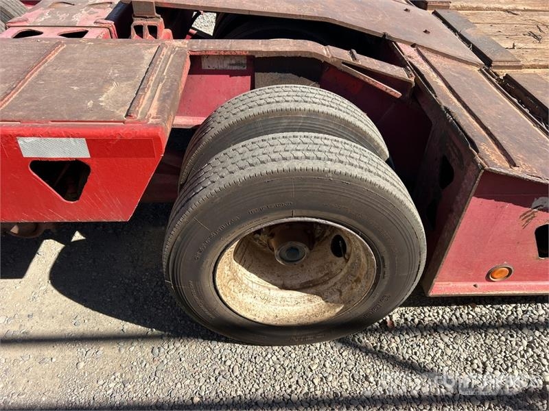 Trail King TK88HDGE-444 16-Wheel Expandable Axle Removable Go Нискотоварачи