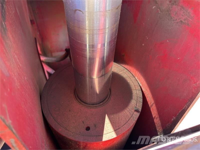 Trail King TK88HDGE-444 16-Wheel Expandable Axle Removable Go Нискотоварачи
