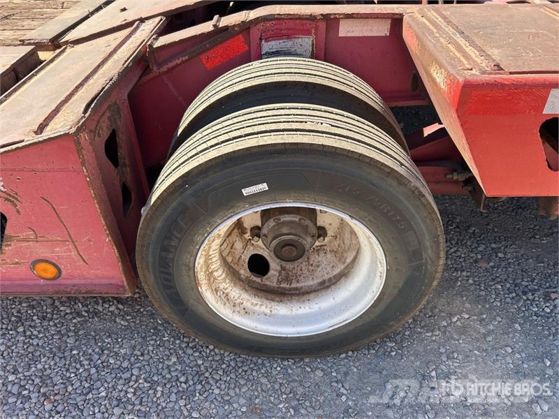 Trail King TK88HDGE-444 16-Wheel Expandable Axle Removable Go Нискотоварачи