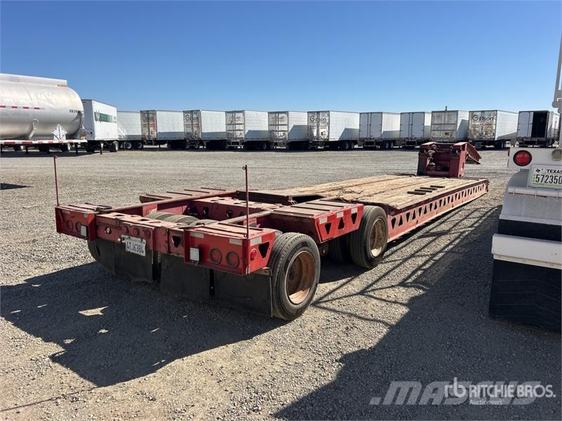 Trail King TK88HDGE-444 16-Wheel Expandable Axle Removable Go Нискотоварачи