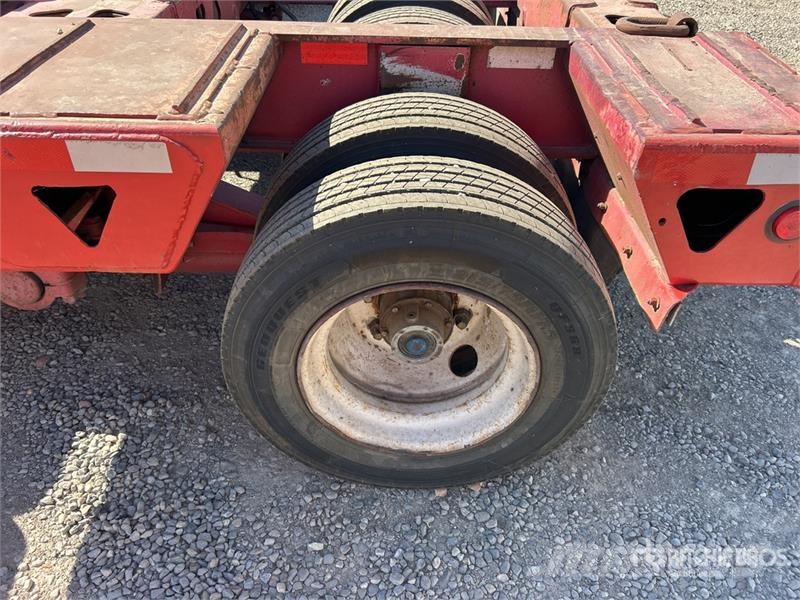 Trail King TK88HDGE-444 16-Wheel Expandable Axle Removable Go Нискотоварачи