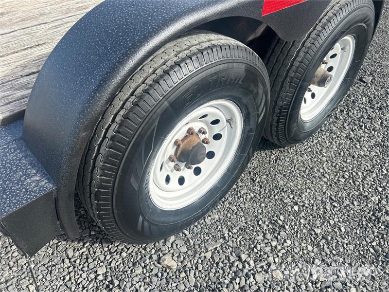 Trail King TKT12U 20 ft T/A Tilt Deck Trailer Dieplader