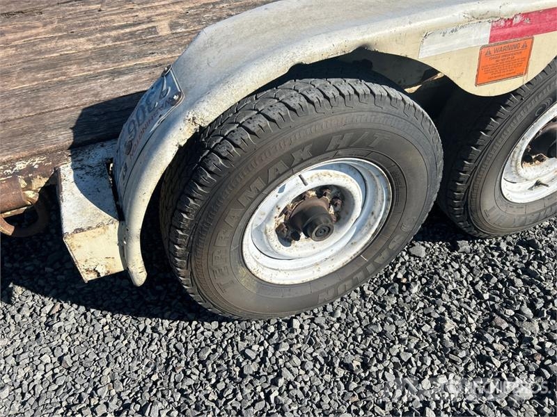 Trail King TKT12U-202 21 ft T/A Tilt Deck Trailer Zemie treileri