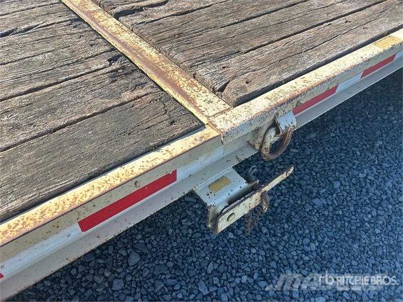 Trail King TKT12U-202 21 ft T/A Tilt Deck Trailer Zemie treileri