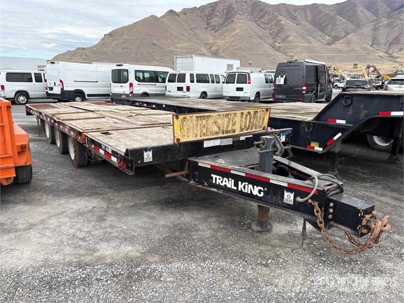 Trail King TKT60LP 18000 lb 35 ft Tri/A Tilt Deck Trailer 低架裝載車