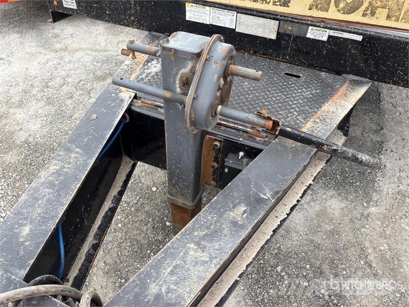 Trail King TKT60LP 18000 lb 35 ft Tri/A Tilt Deck Trailer 低架裝載車