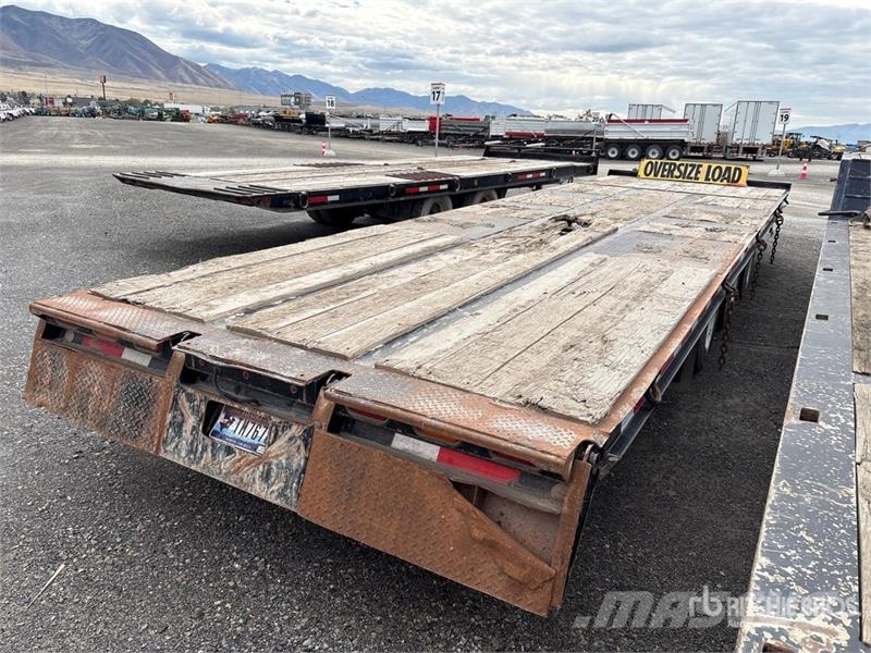 Trail King TKT60LP 18160 lb 30 ft Tri/A Tilt Deck Trailer Zemie treileri