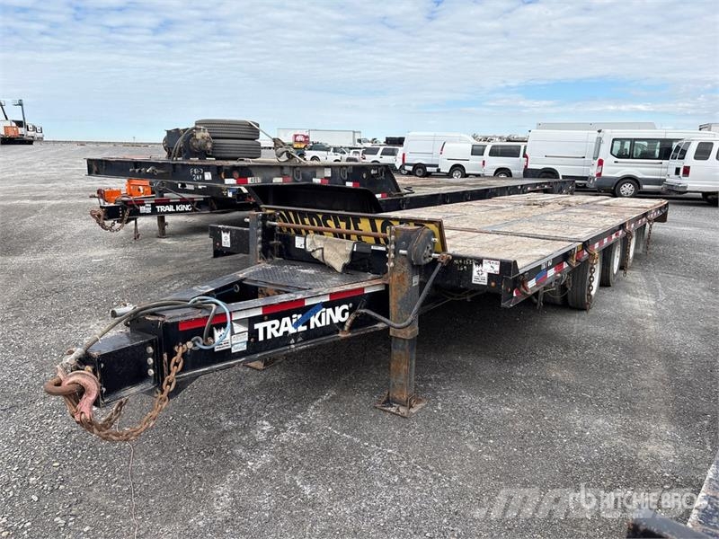 Trail King TKT60LP 18160 lb 30 ft Tri/A Tilt Deck Trailer Zemie treileri