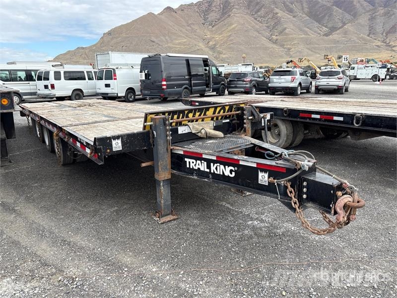 Trail King TKT60LP 18160 lb 30 ft Tri/A Tilt Deck Trailer Zemie treileri