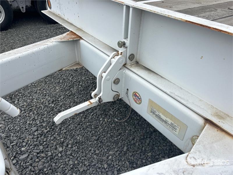 TrailMax 25 ft T/A Tilt Deck Trailer Caricatore basso
