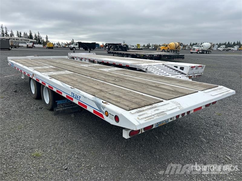 TrailMax 25 ft T/A Tilt Deck Trailer Caricatore basso