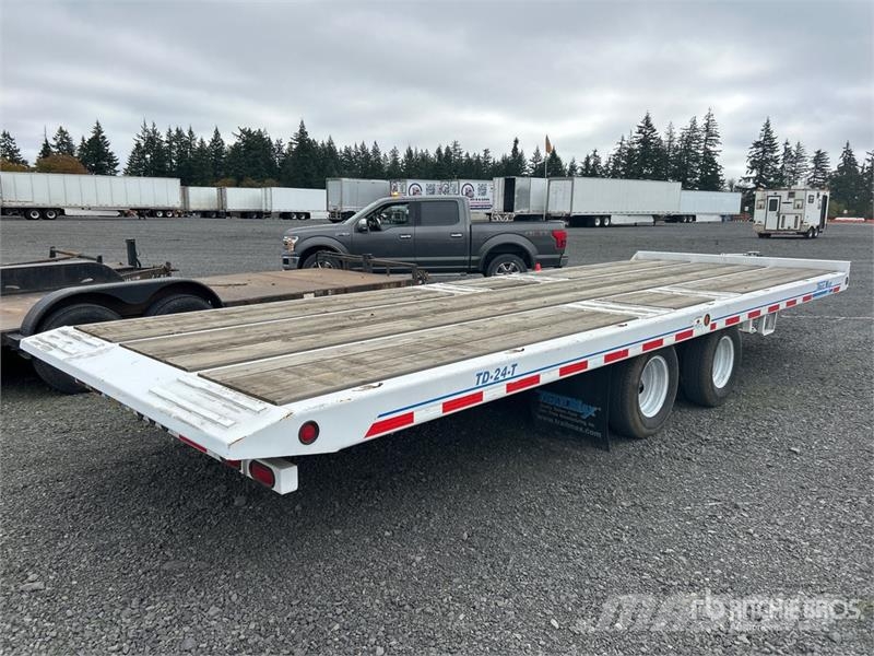 TrailMax 25 ft T/A Tilt Deck Trailer Caricatore basso