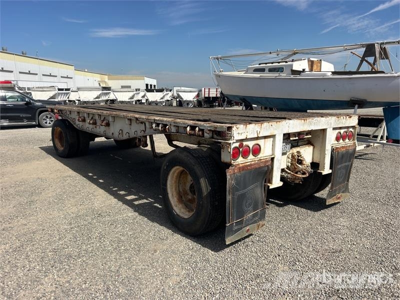 Trailmobile 24 ft T/A Spread Axle Flatbed Trailer Flatbed/Dropside trailers