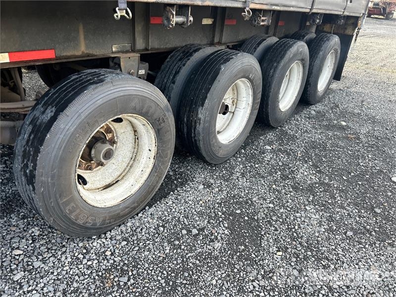 Trailmobile 52 ft Quad/A Curtain Side Trailer Priekabos su tentu