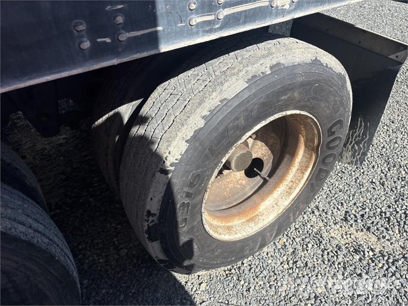 Trailmobile 53 ft T/A Van Trailer Furgons