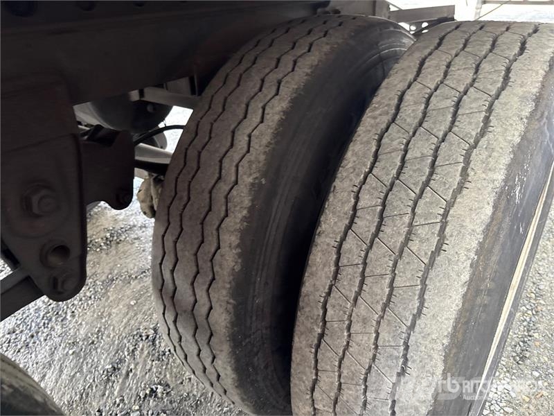 Trailmobile 53 ft x 102 in T/A Van Trailer Umpikoriperävaunut