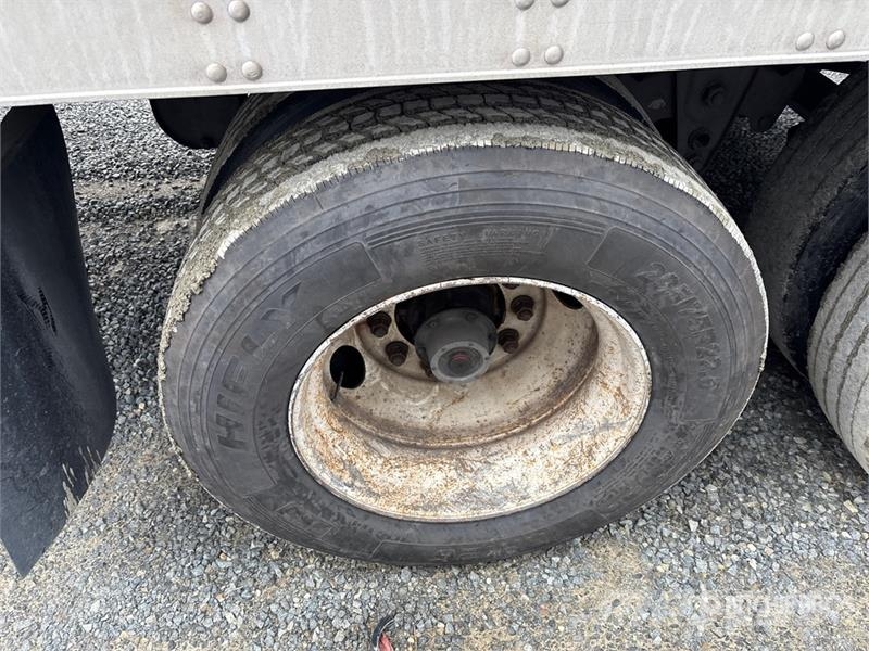 Trailmobile 53 ft x 102 in T/A Van Trailer 箱體拖車