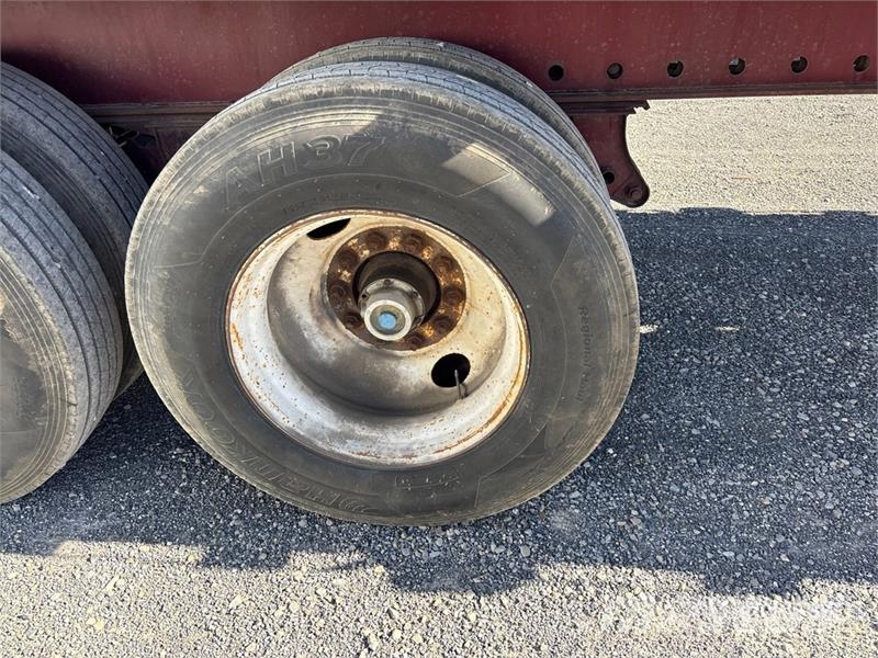 Trailmobile F71T-6UAJ 42 ft T/A Flatbed Trailer Vlakke laadvloer