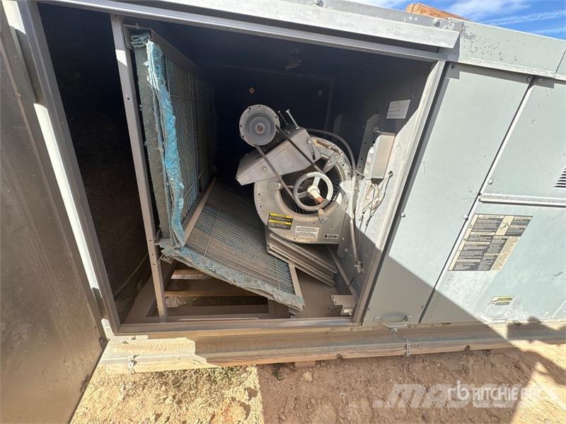 Trane Outdoor Heater Unit ماكينات زراعية - غير ذلك