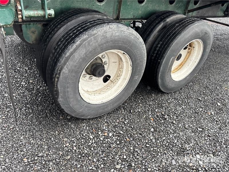 Transcraft 28 ft T/A Flatbed Trailer Platformas/izkraušana no sāniem