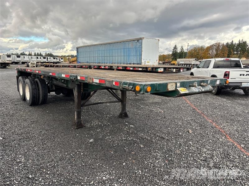 Transcraft 28 ft T/A Flatbed Trailer Platformas/izkraušana no sāniem