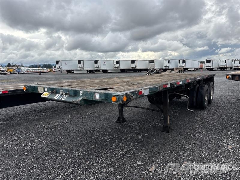 Transcraft 28 ft T/A Flatbed Trailer Platformas/izkraušana no sāniem