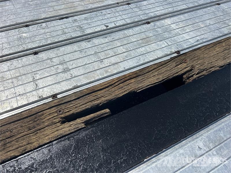 Transcraft 48 ft Spread Axle Step Deck Trailer Maskinhenger