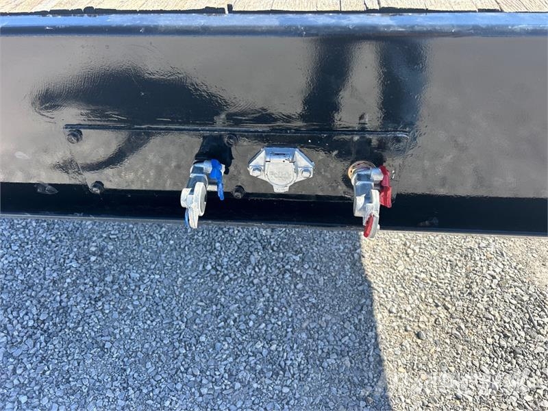 Transcraft DLT3000 48 ft Tri/A Step Deck Trailer Low loaders