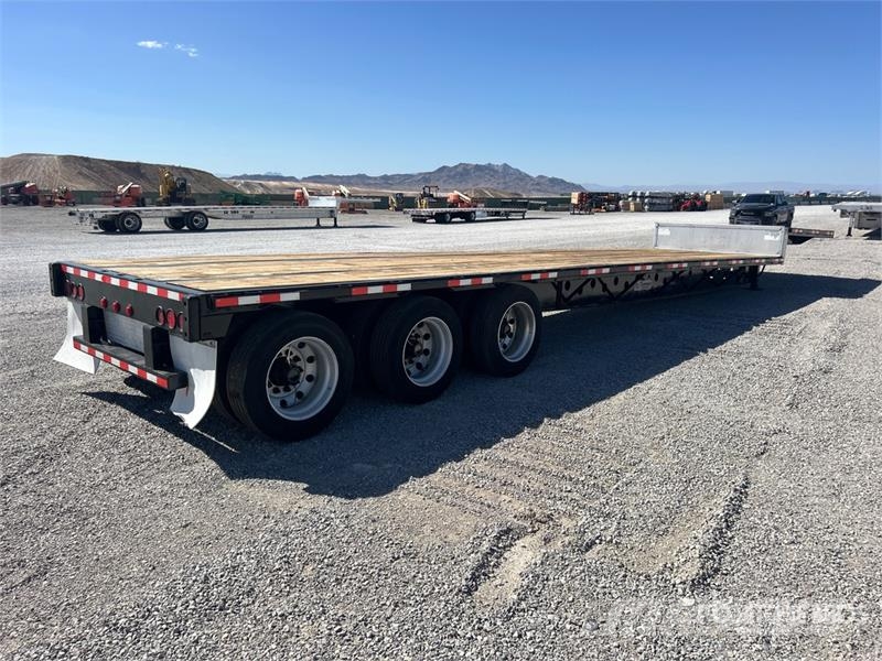Transcraft DLT3000 48 ft Tri/A Step Deck Trailer Low loaders