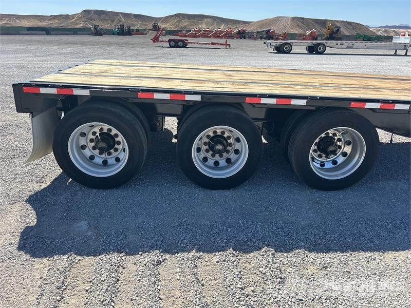 Transcraft DLT3000 48 ft Tri/A Step Deck Trailer Low loaders