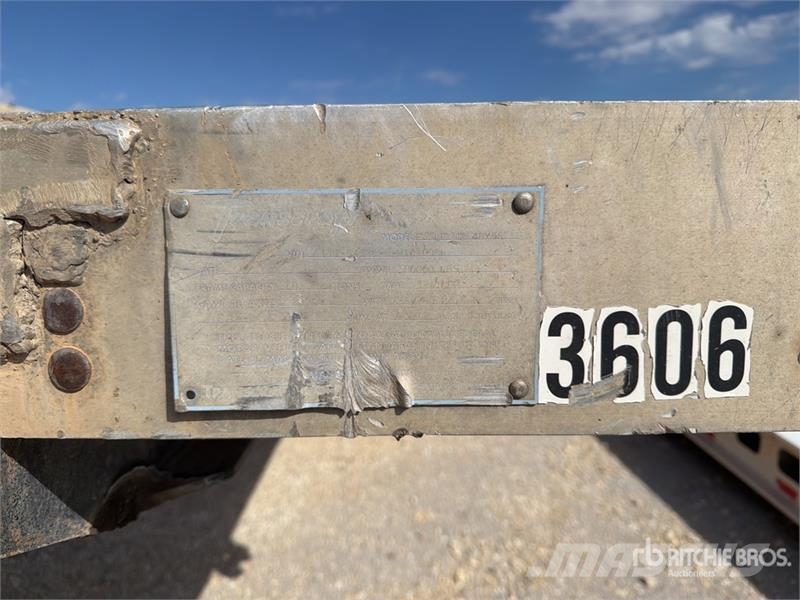 Transcraft EAGLE W248X89 T/A Flatbed Trailer Flatbed/Dropside trailers
