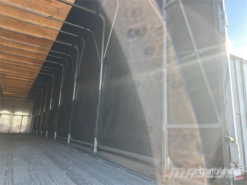 Transcraft Spread Axle Curtain Side Trailer Curtainsider trailers