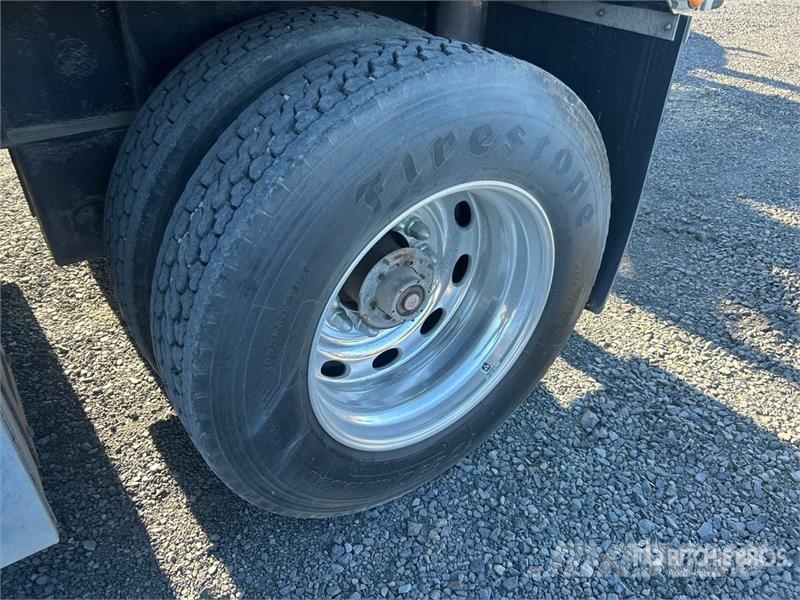 Transcraft Spread Axle Curtain Side Trailer Curtainsider trailers