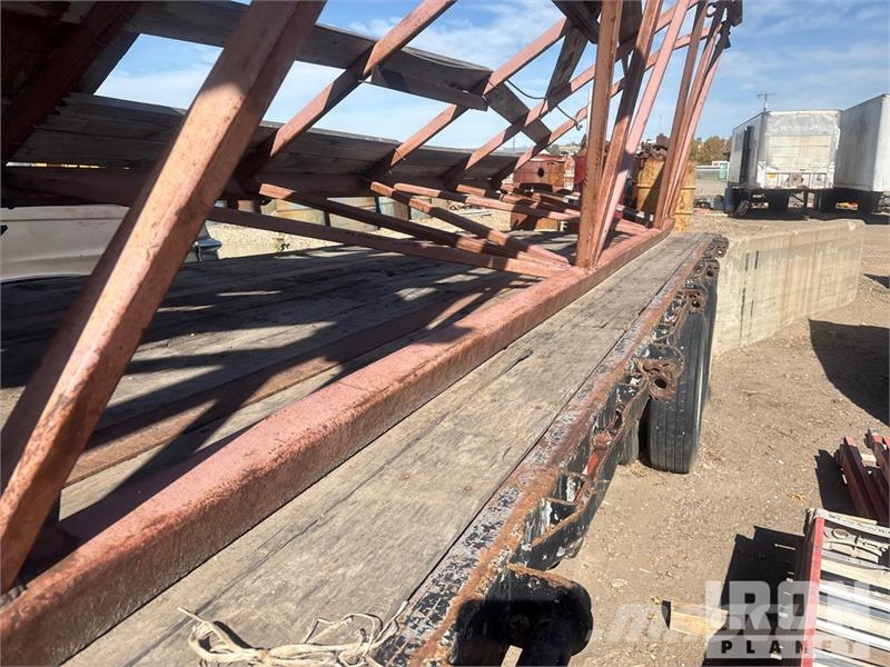 Transcraft TL90K 45 ft T/A Flatbed Trailer Platós / Ponyvás pótkocsik