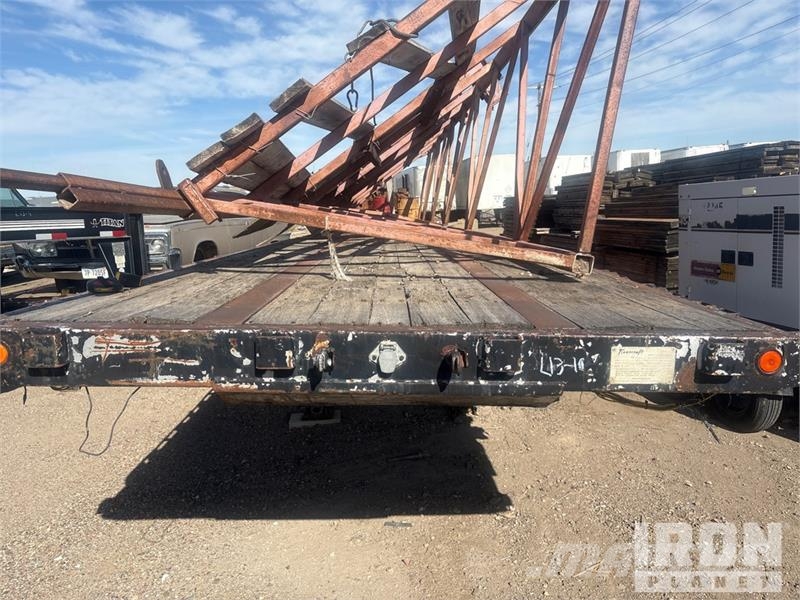 Transcraft TL90K 45 ft T/A Flatbed Trailer Platós / Ponyvás pótkocsik
