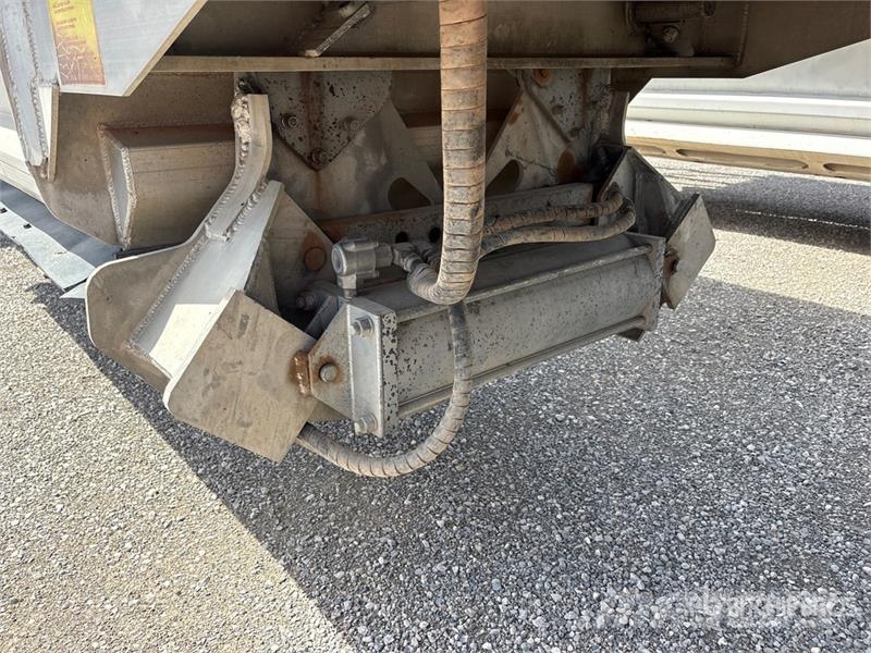 Travis 39 ft T/A Aluminum Belly Dump Trailer Sora- ja kippiperävaunut