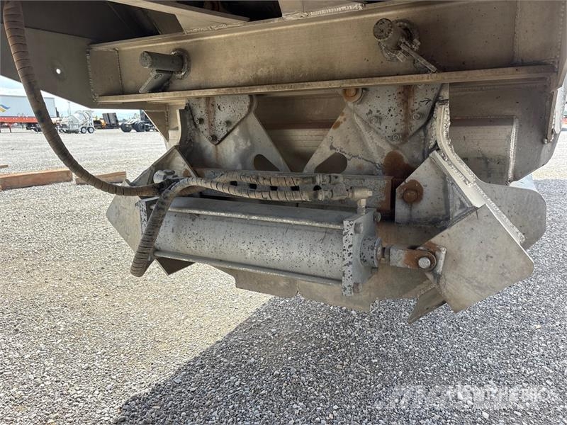 Travis 39 ft T/A Aluminum Belly Dump Trailer Sora- ja kippiperävaunut
