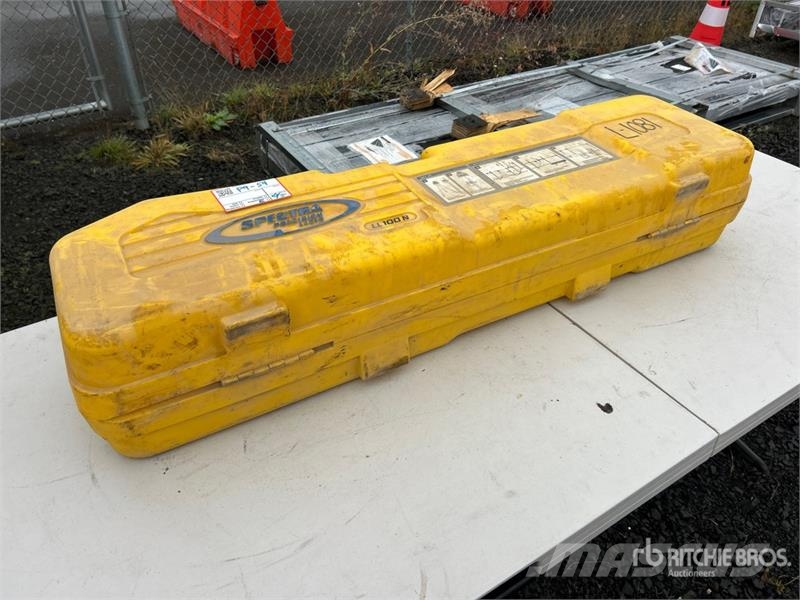 Trimble LL100N Laser 器械、測量、自動化装置