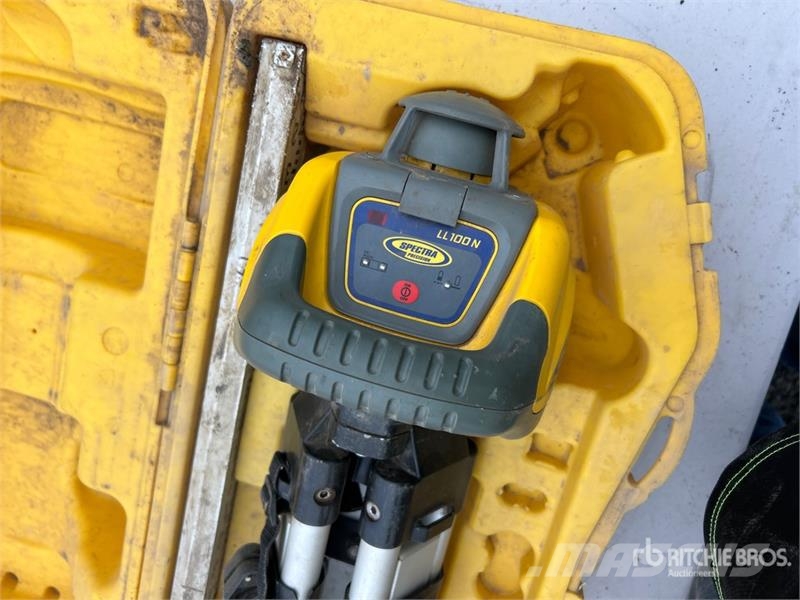 Trimble LL100N Laser 器械、測量、自動化装置