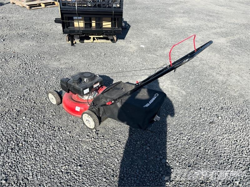 Troy-Bilt 11A-A2MR766 Walk-Behind Lawn Mowerの乗用・自走モア/芝 